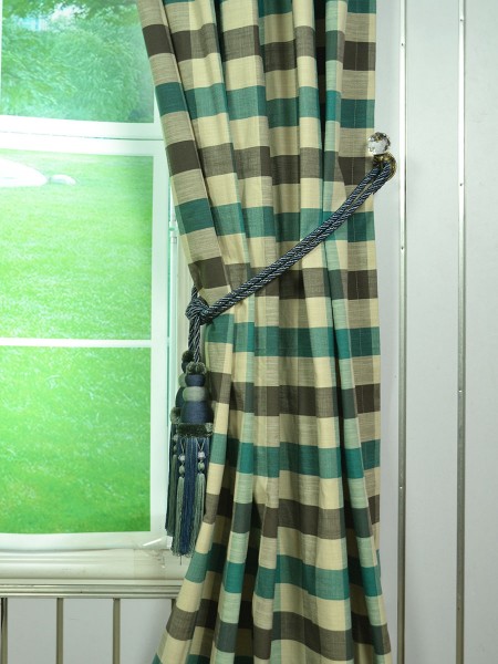Extra Wide Hudson Bold Scale Check Double Pinch Pleat