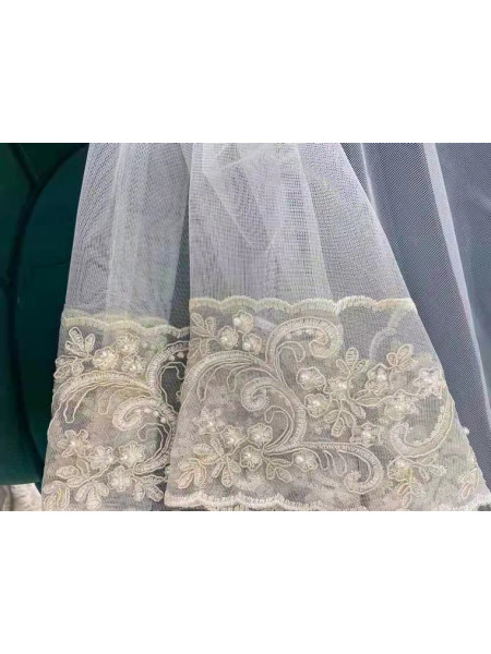 These embroidery flowers make these sheers so attracting! Patterns are in traditional damask and they will surely turn out a happy surprise for your windows. It looks like flowers are blooming in your window, it will make you feel happier.