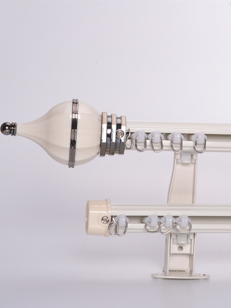QYR26 1-1/8" QYR26 Gold Metal Curtain Rod Set With Rollers