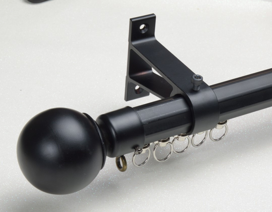 QYRY07 11/8" Black Metal Curtain Rod Set With Metal Rollers